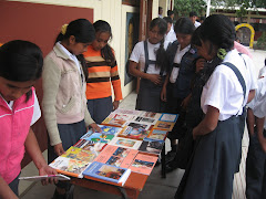 ALUMNOS DE SEGUNDO AÑO DE SECUNDARIA PROMOCIONANDO LITERATURA REGIONAL