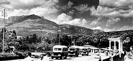 Старое фото набережной Алушты