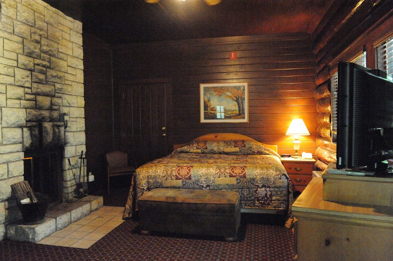 Sandy and Ken Starved Rock Cabins