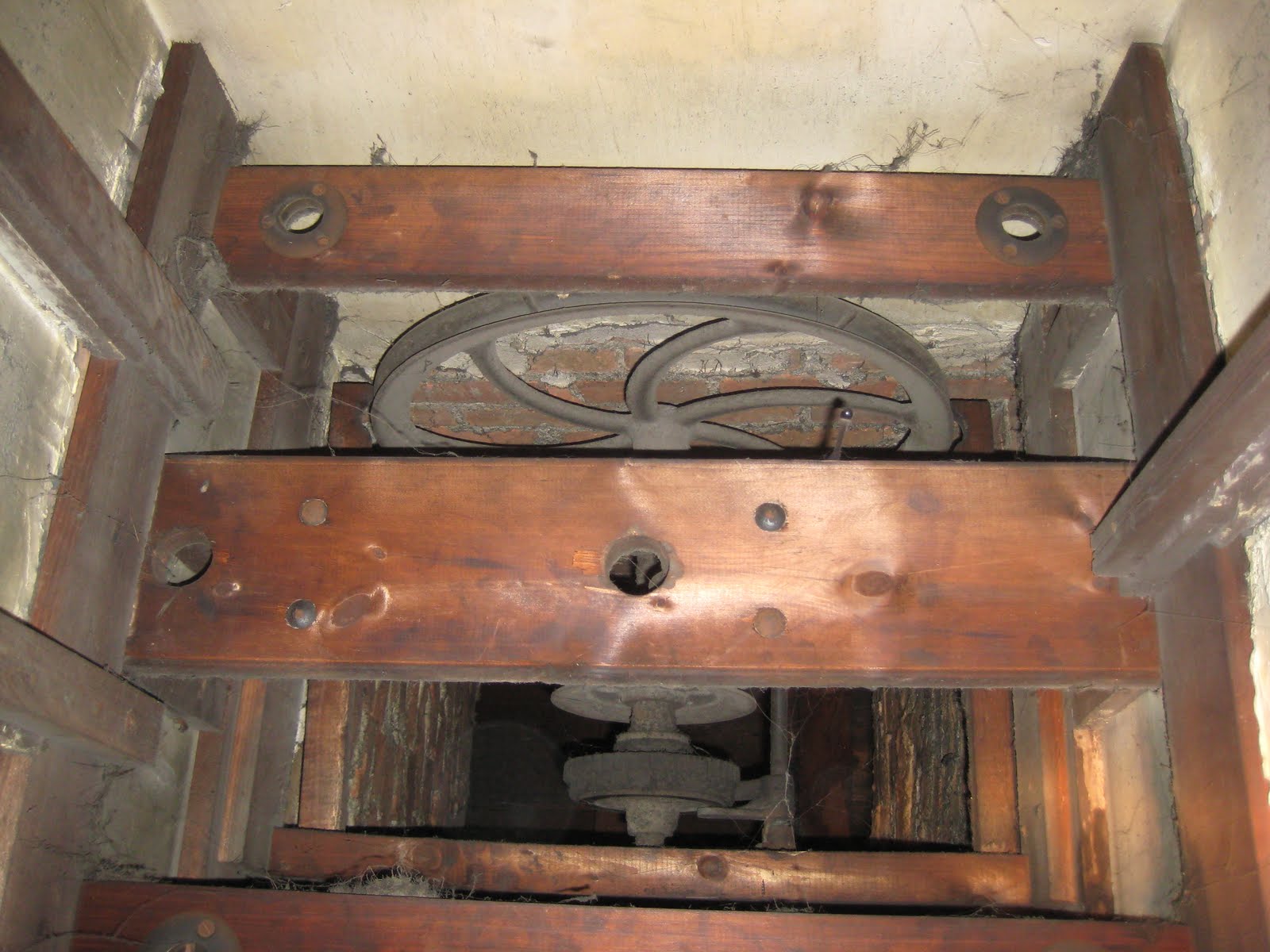 Sites of All Kinds Old school dumbwaiter