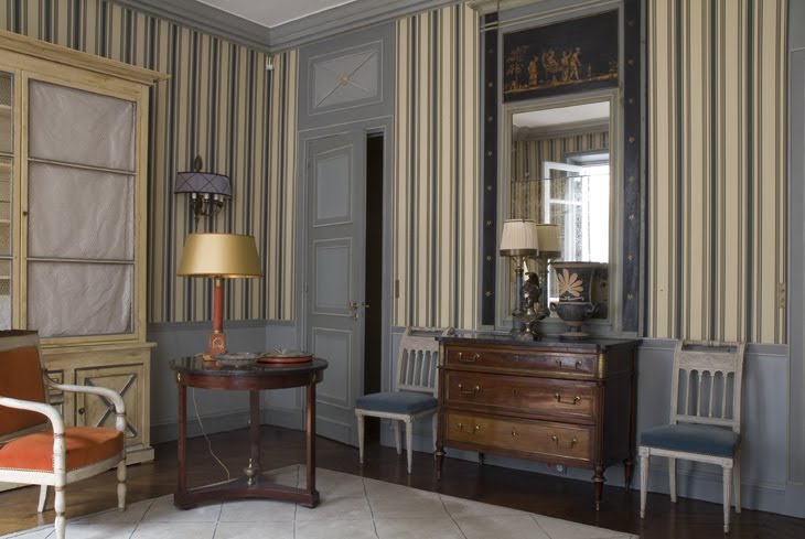 [Voltaire+Bedroom.jpg]