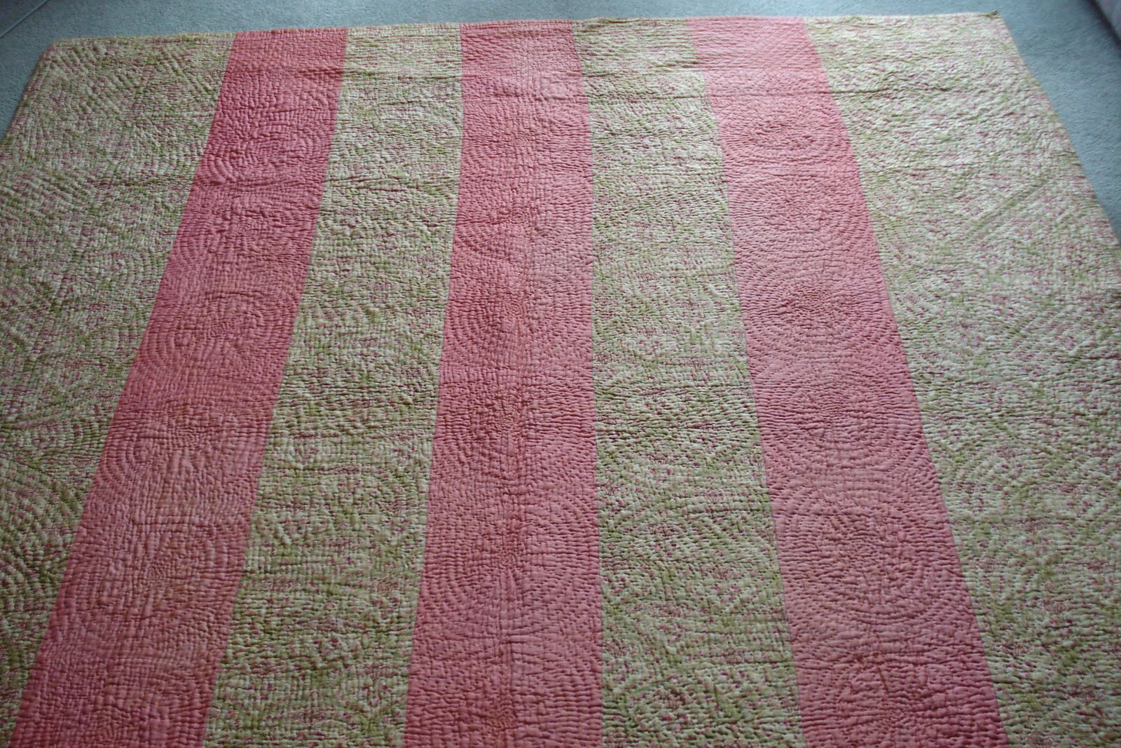 Welsh Quilts: Welsh Pink and Paisley Strippy