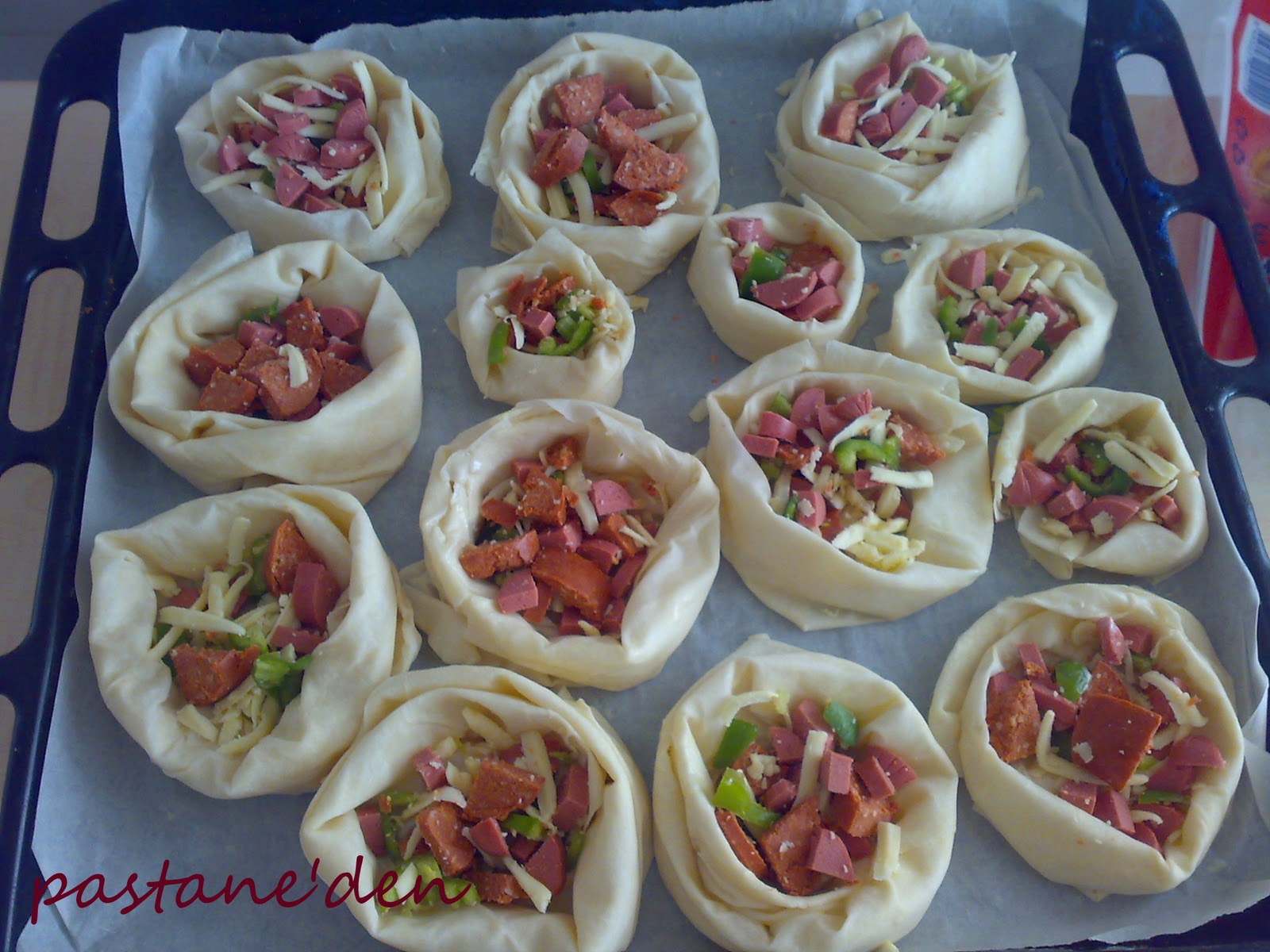 Pastaneden Yalancı Pizza