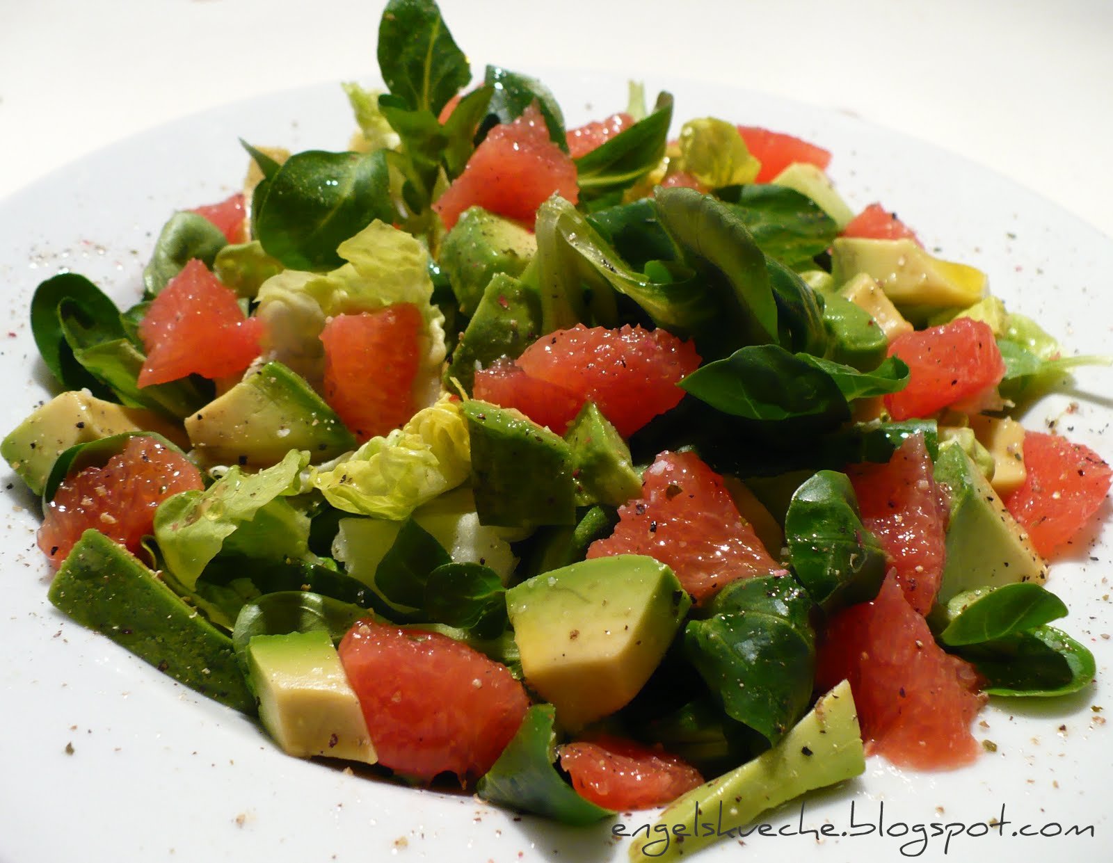 Essen aus Engelchens Küche: gemischter Blattsalat mit Avocado und ...