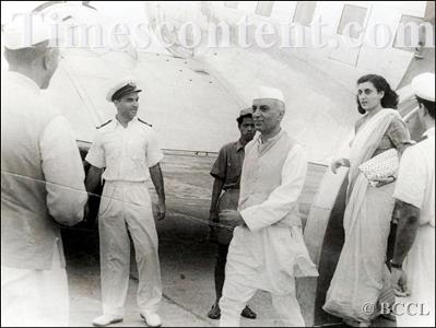 [Pandit+Jawaharlal+Nehru-Indira+Gandhi-Morarji+Desai.jpg]