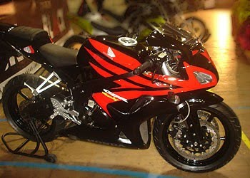 New Honda CBR 150R 2010 Sport Rider Pics