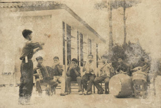 Ban nhạc  C82, 1966, tại Y Trung, Quế Lâm, TQ. (ảnh gốc Trần Hà)