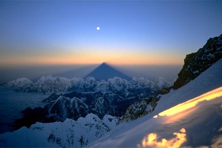 everest-shadow.jpg