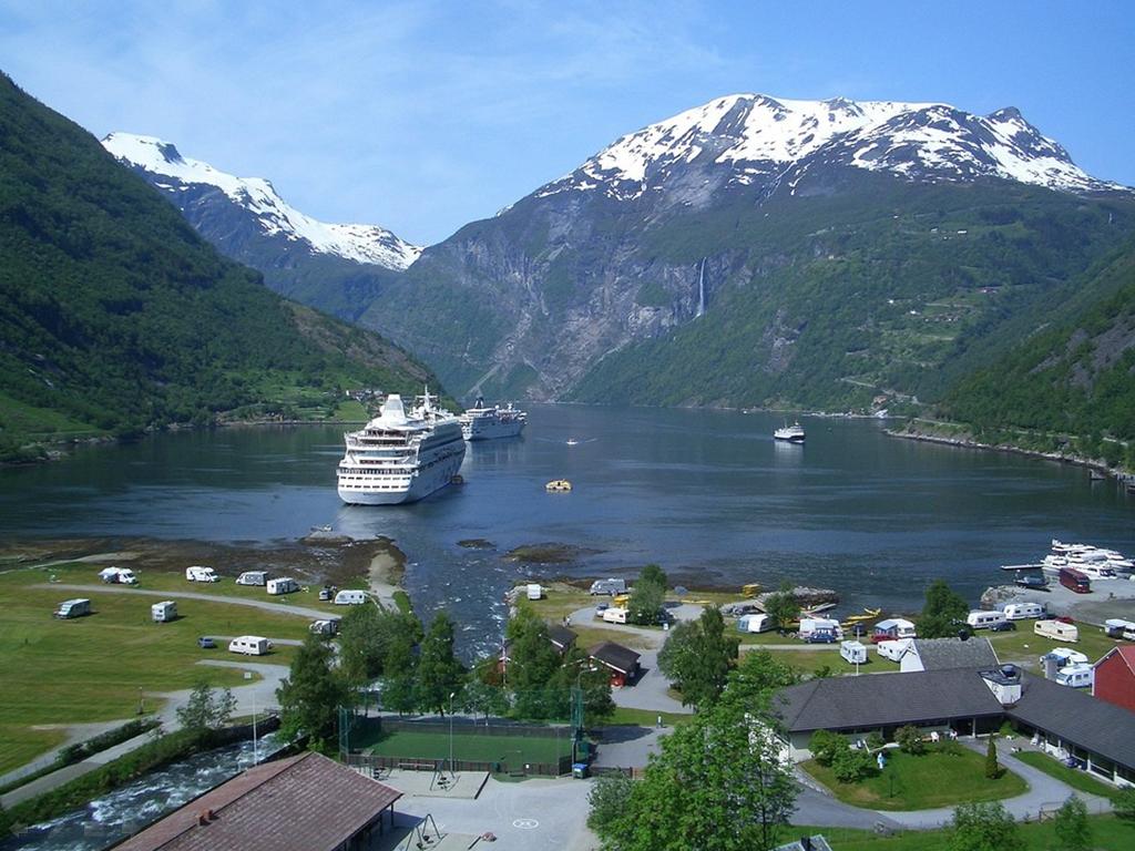1 мая в скандинавских странах. скандинавия kunth. остров москенес норвегия. 5 скандинавских стран. 5 скандинавских стран.