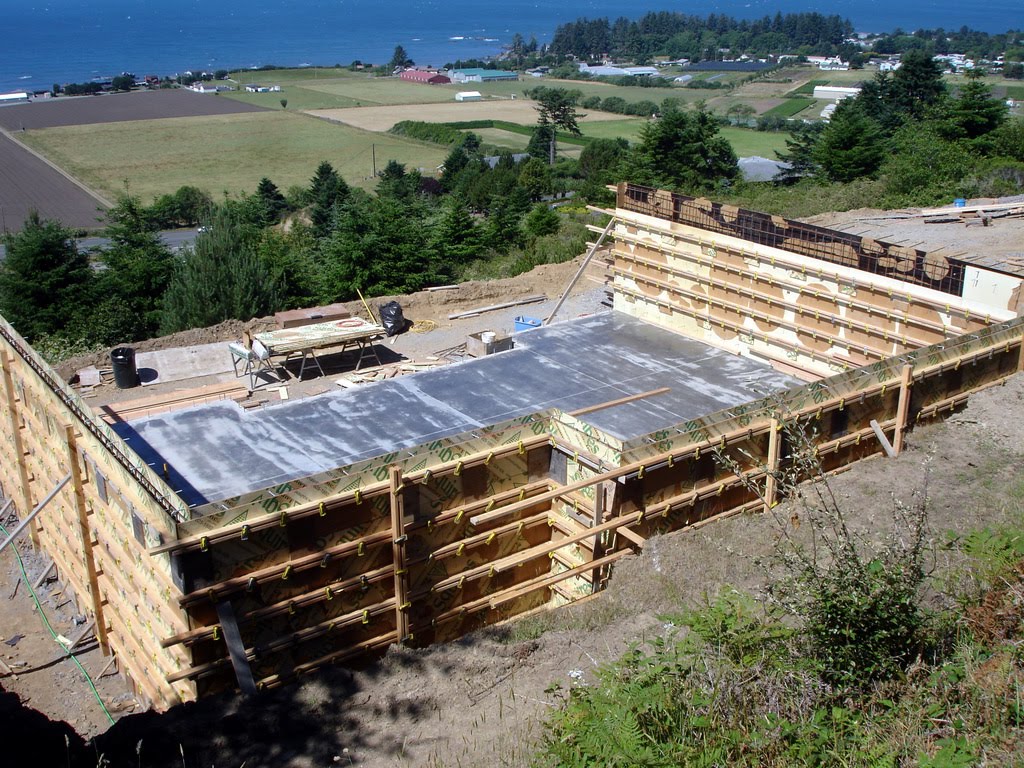 Bob & Linda Build a house in Brookings: Forming Basement Walls nearly