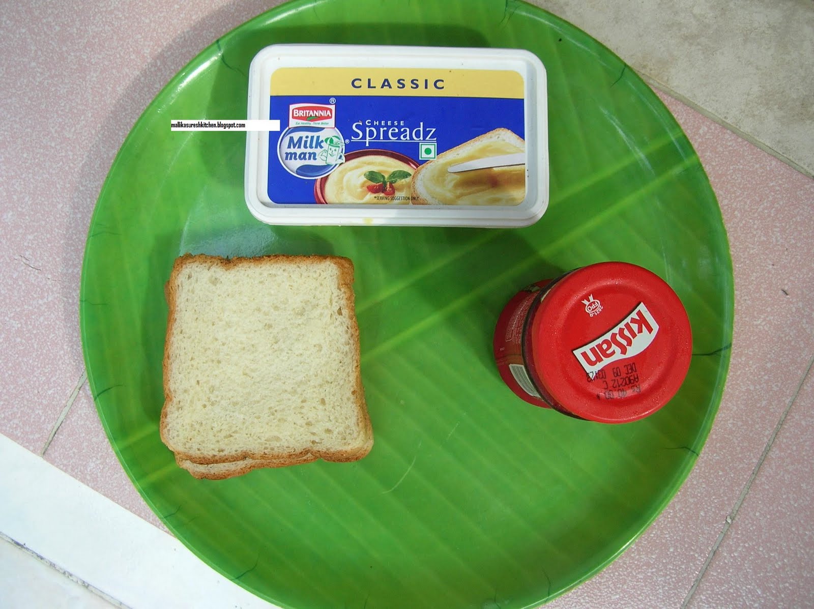 [bread_cheese_jam-toast.JPG]