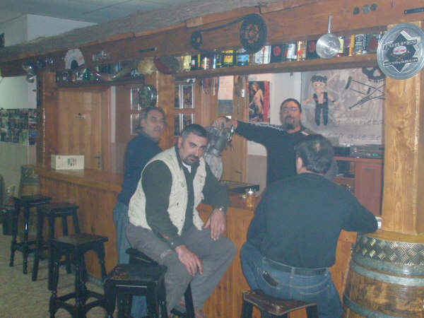 ABIERTA HASTA EL AMANECER