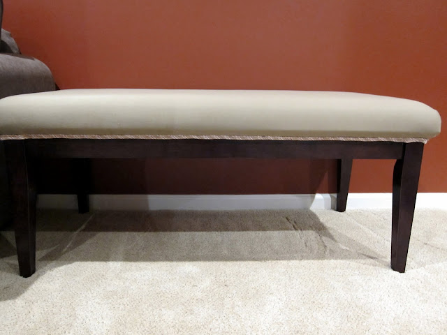 http://3.bp.blogspot.com/_xd5aEjCcjL4/TItvgoj7LbI/AAAAAAAAA2s/Qx2qmBtlWrc/s1600/bench+upholstered.JPG