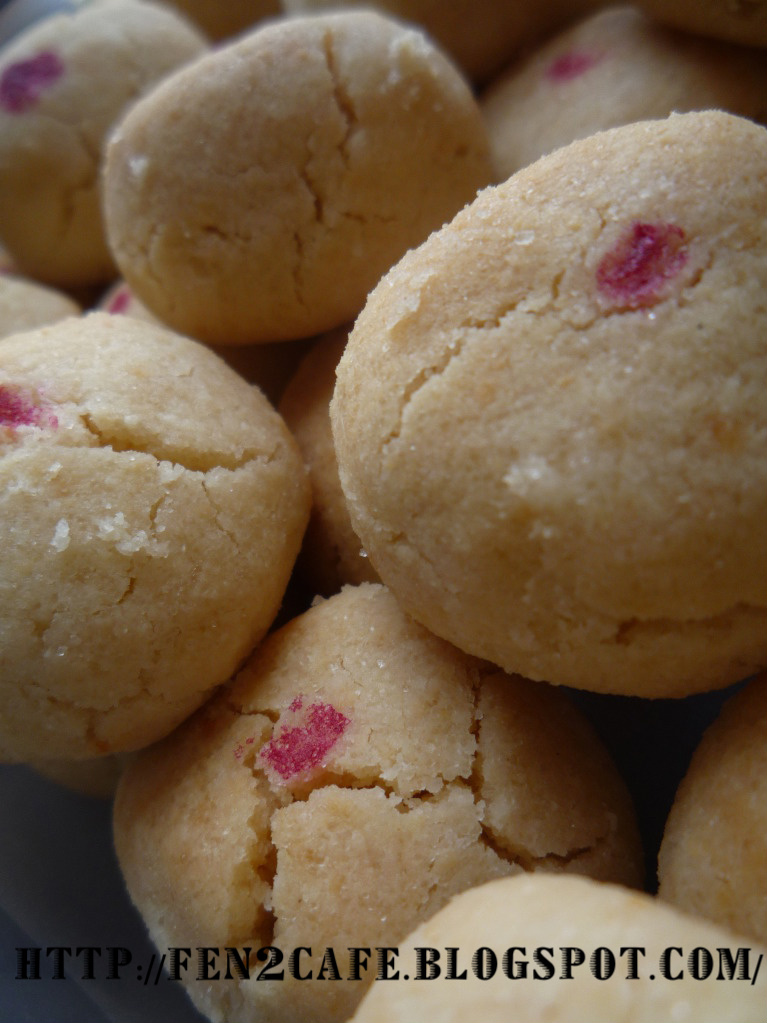 FeNfEn Cafe★★: Chinese New Year "Almond Cookies"