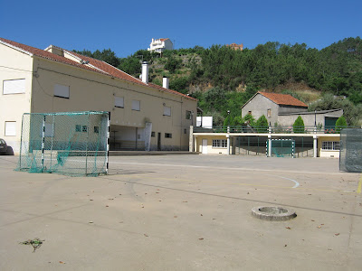 JORNAL DO VALBOM Campo de jogos da Junta de Freguesia de Almaceda