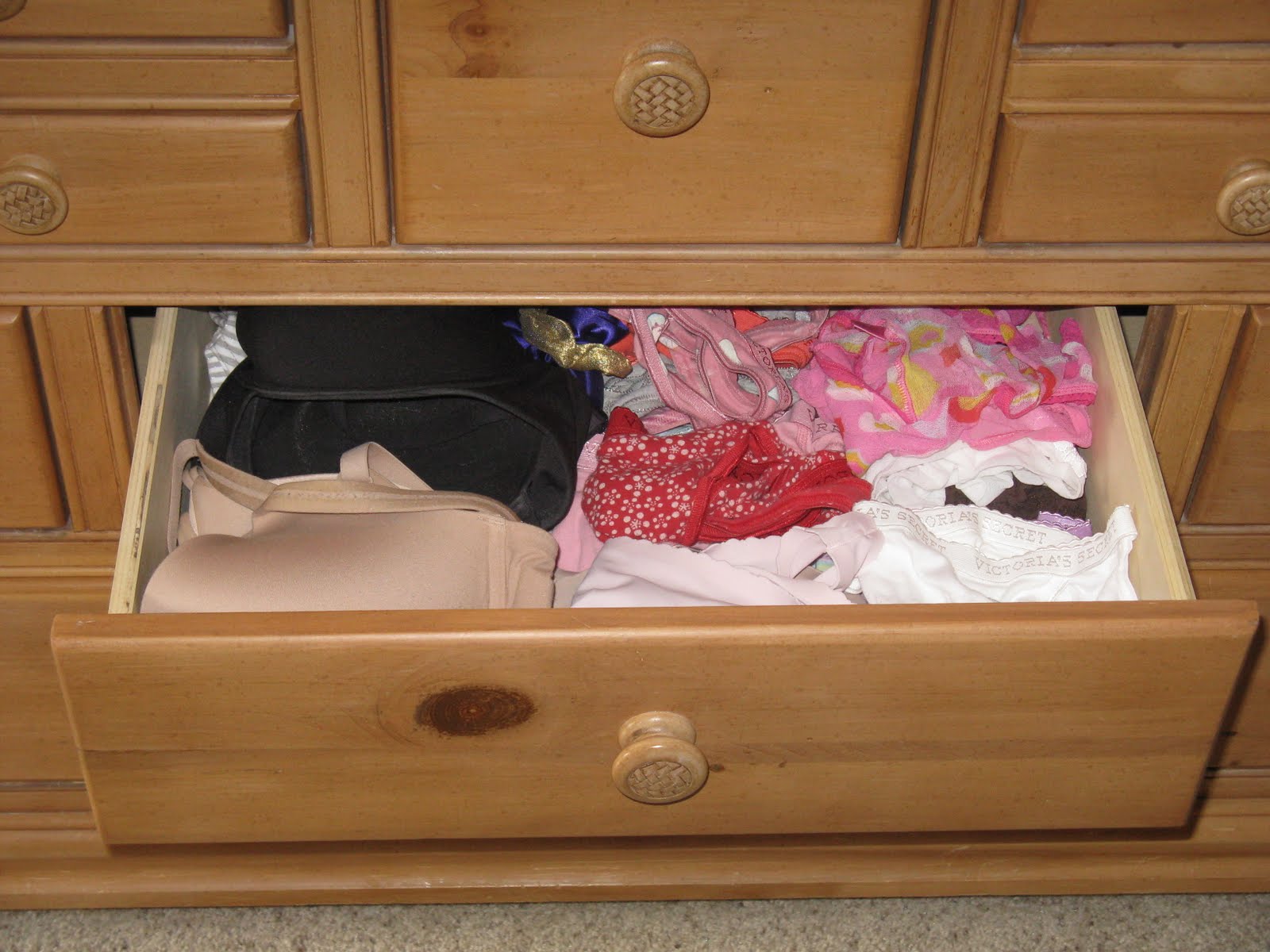 [Dresser+Pictures+005.jpg]