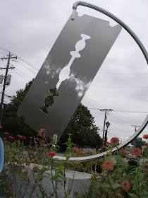 Giant Razorblade