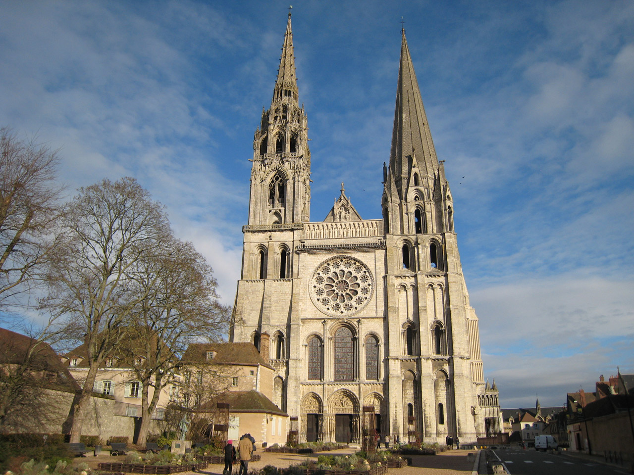 [001+Cathedrale+Notre+Dame+de+Chartres.jpg]