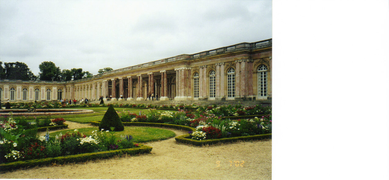 [Veliki+Trianon+v+Versailles-u.jpg]