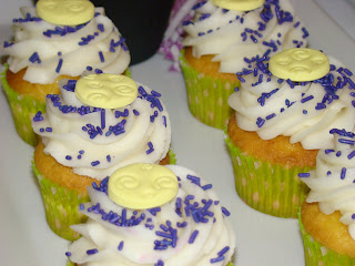 vanilla cupcakes - sweet cakes by rebecca