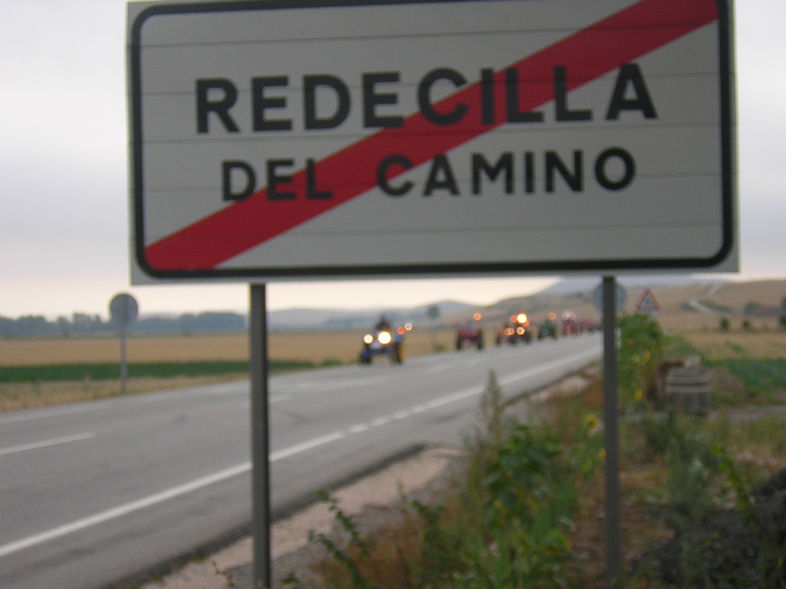 [entrada+en+Redecilla.JPG]