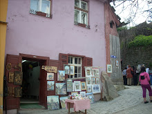 Va asteptam in Sighisoara, str. Scolii - langa scara acoperita.