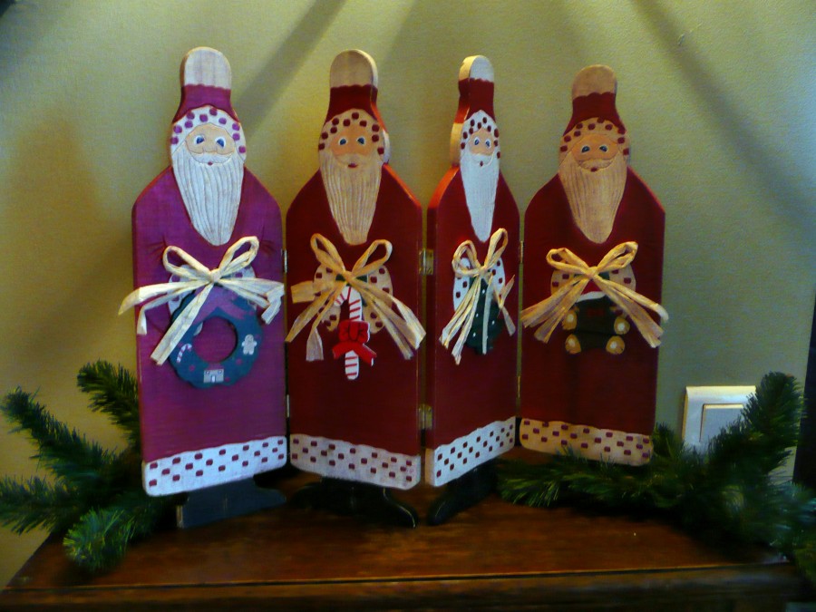 [3+or+more+Santas+#1.jpg]