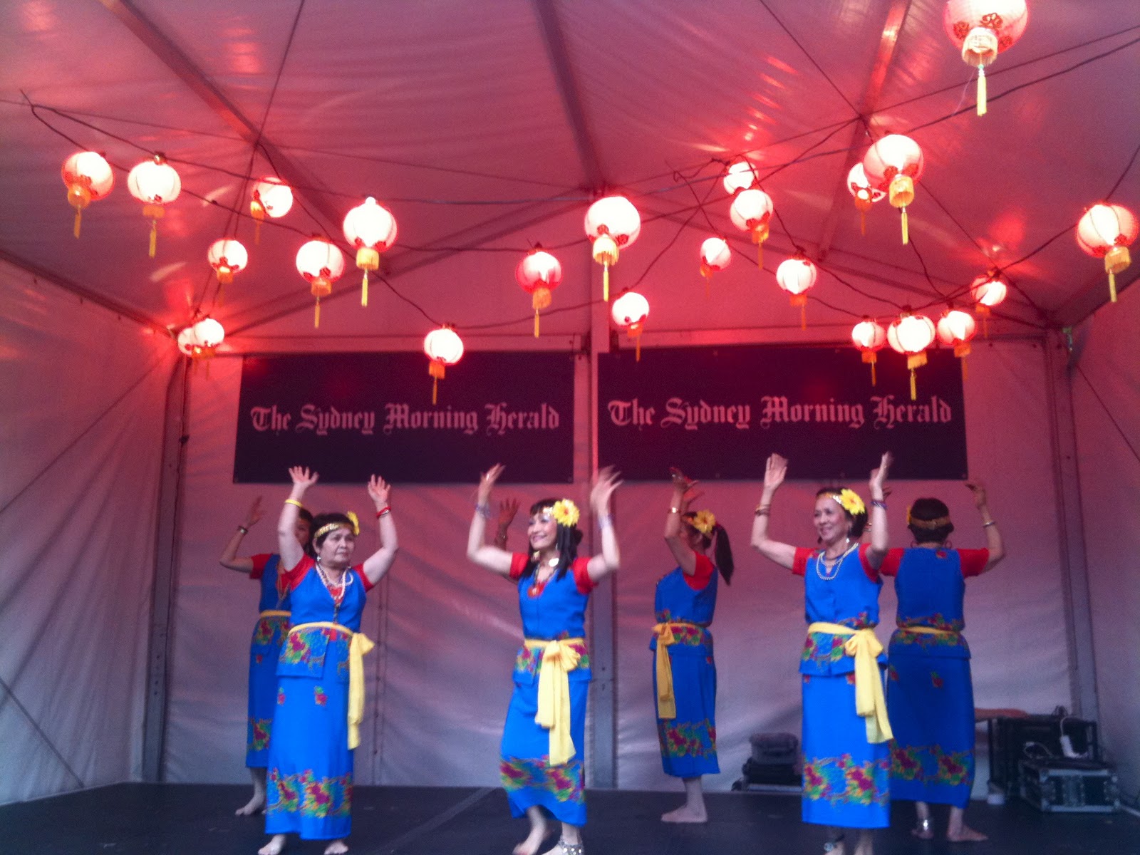 Red Lantern Night Market: October 2010