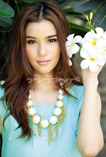 http://loverlem.blogspot.com/2012/09/top-photo-sexy-thailand-actress.html