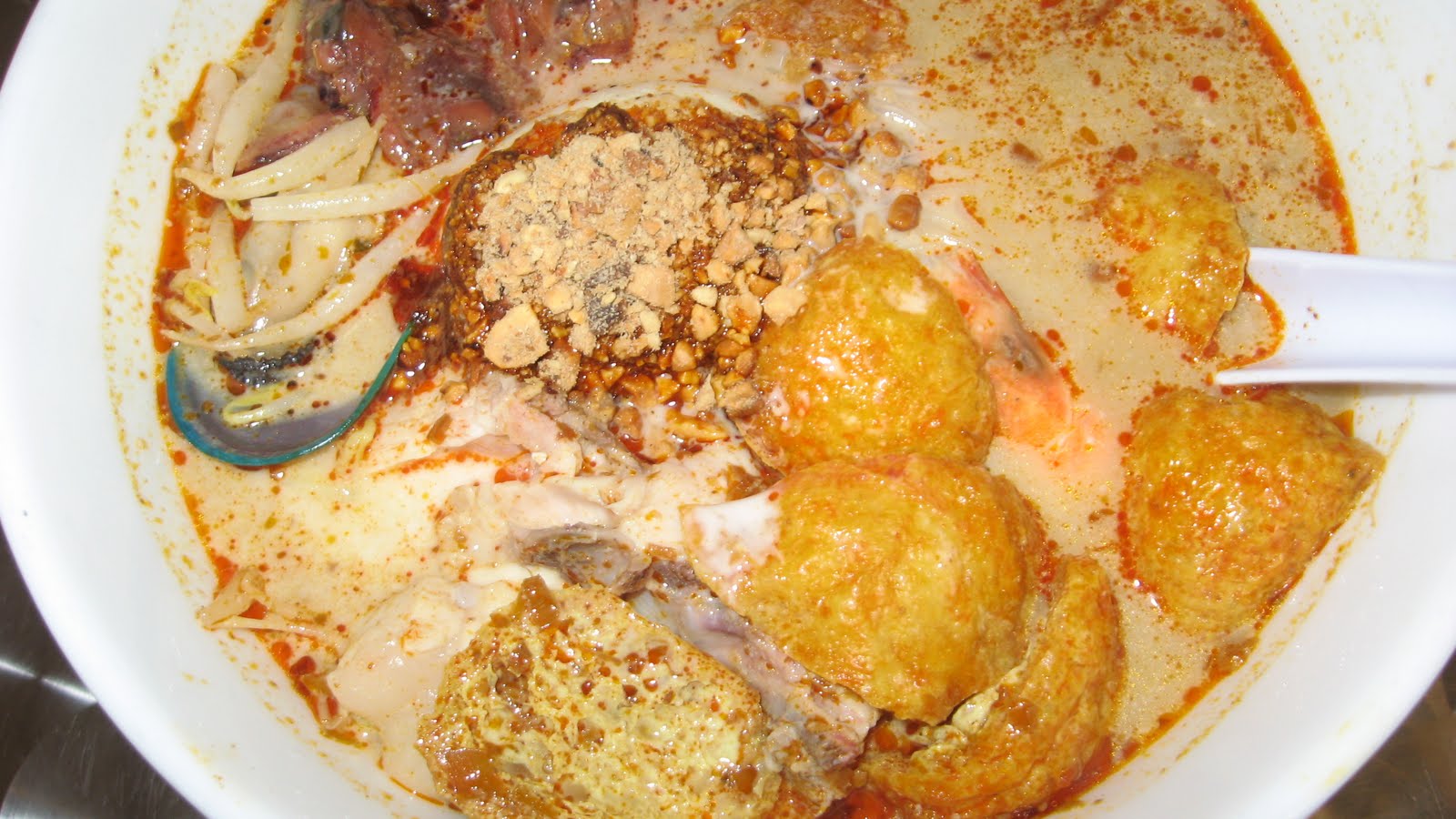 Ewe Paik Leong, The Wordslinger Kemayan Square is a food paradise in