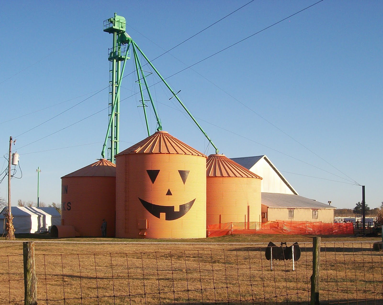 News: Fall Attractions in Paris, IL