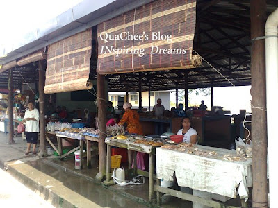 kuching kampung buntal market