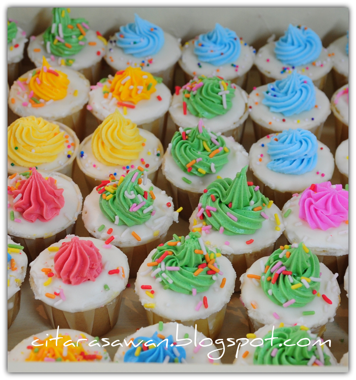 Vanilla Cupcakes dan Icing Buttercream Blog Kakwan
