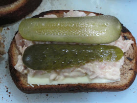 Sandwich Roti Gandum Isi Tuna