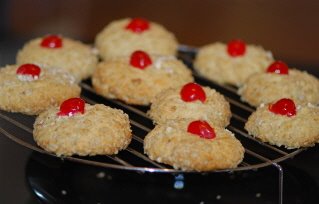 [Oat+Cherry+Cookies+1b.jpg]