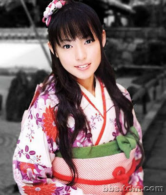 http://3.bp.blogspot.com/_yOHoM2CSXMQ/SfHhP-eICiI/AAAAAAAAQDk/7BdMpXf6GBw/s400/kimono+girl+18.jpg