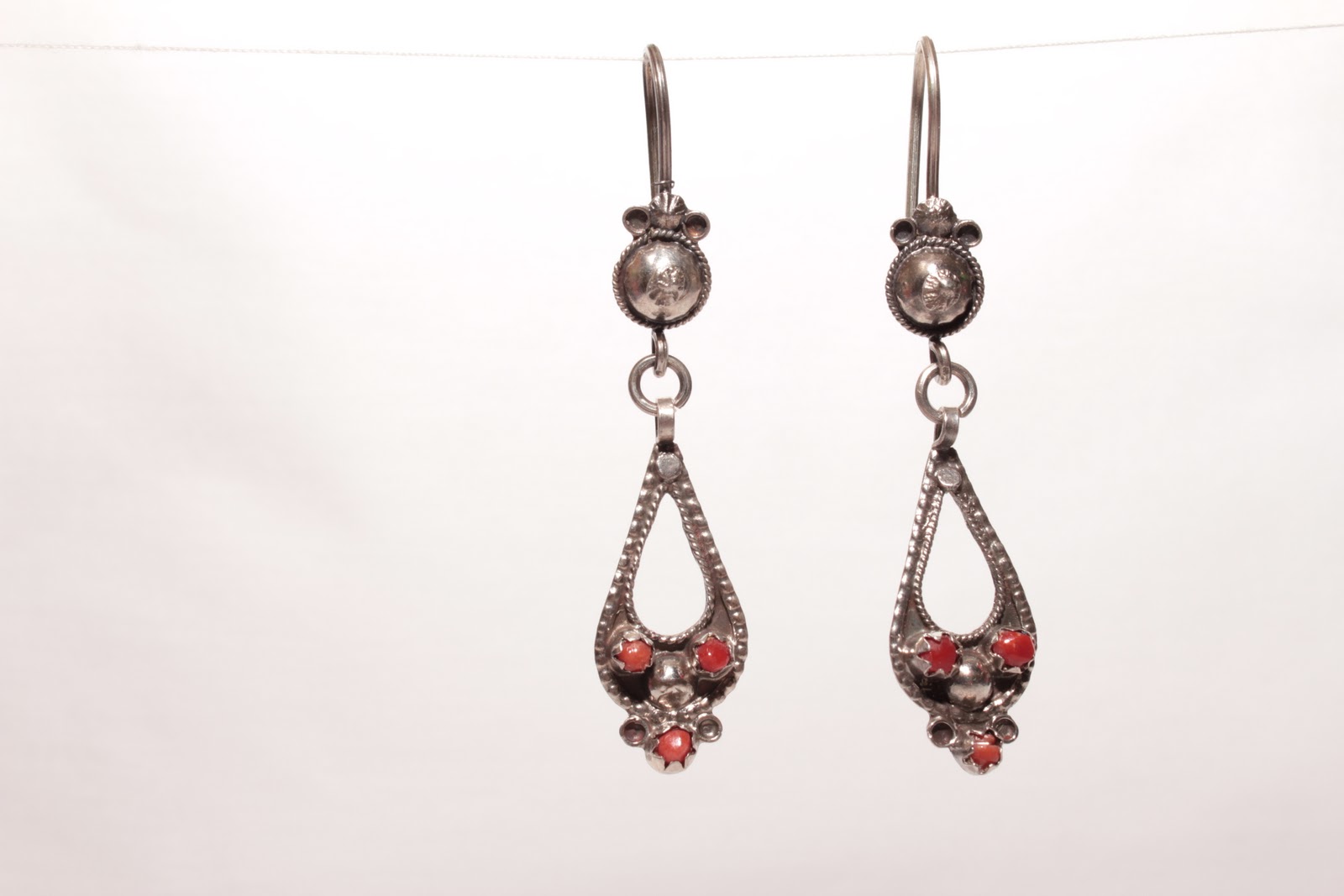 Boucles D'oreilles Kabyle En Argent Sterling Et Corail - Anneaux Traditionnels - Occasion