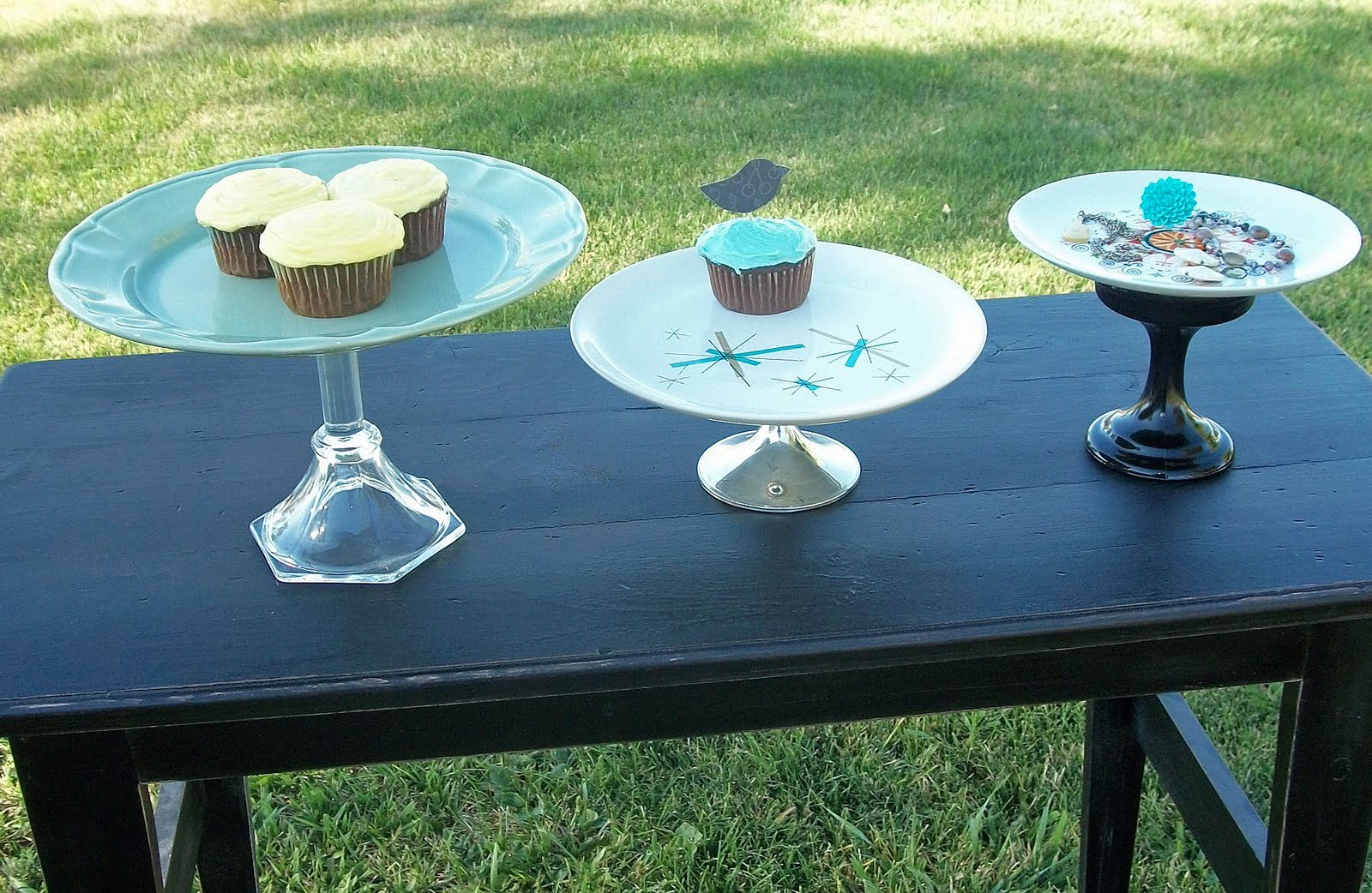 DaNdeLiOn PicKeRs Unique Cake Stands 4 Sale!!!