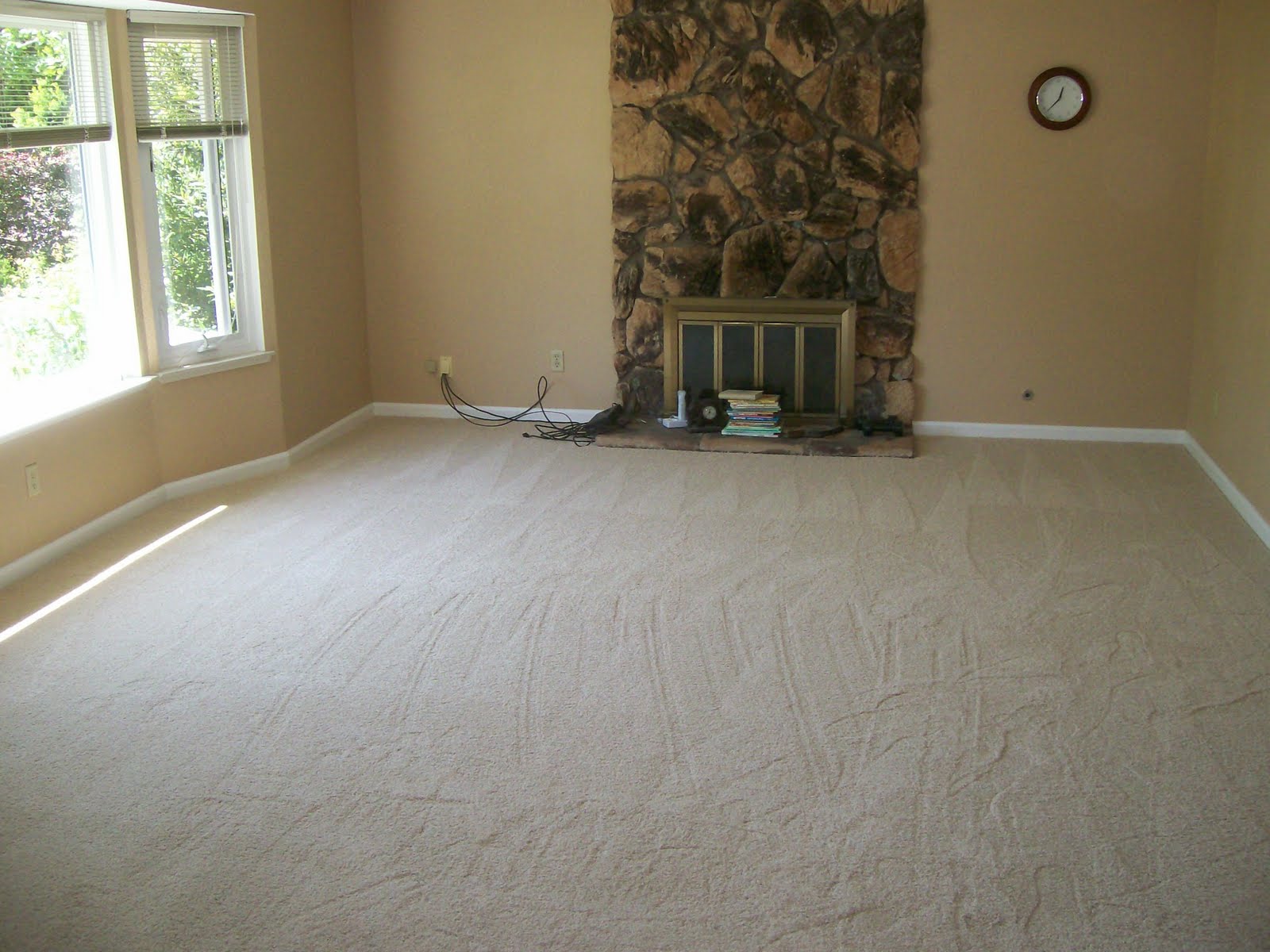 Keeping in touch with George and Shelly: NEW CARPET. NEW ROOM