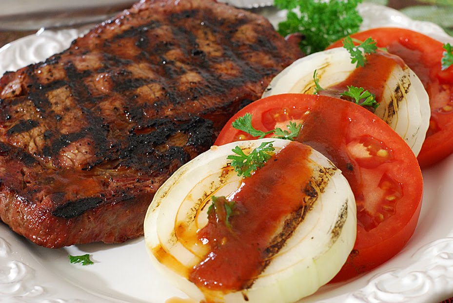Tomato and Grilled Onion Salad with Steak Sauce Dressing