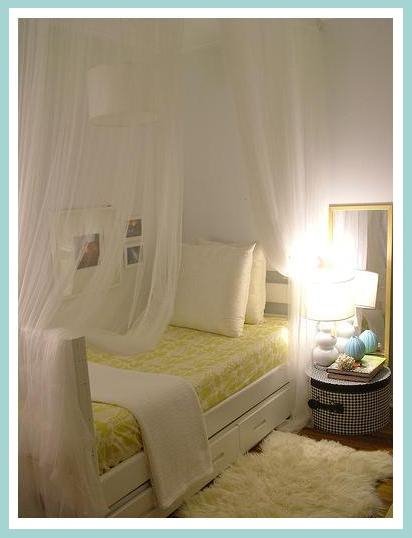 Rooms of Inspiration: What a Lovely Small Space Bedroom
