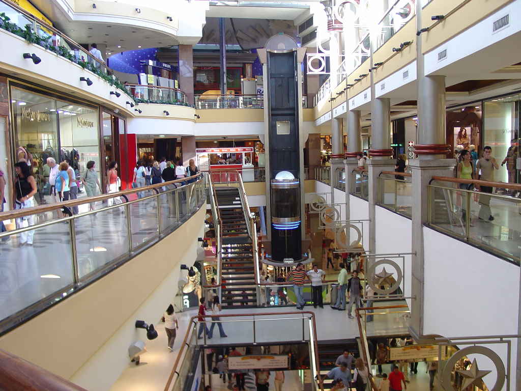 Los shoppings avanzan en el interior y atraen nuevos inversores