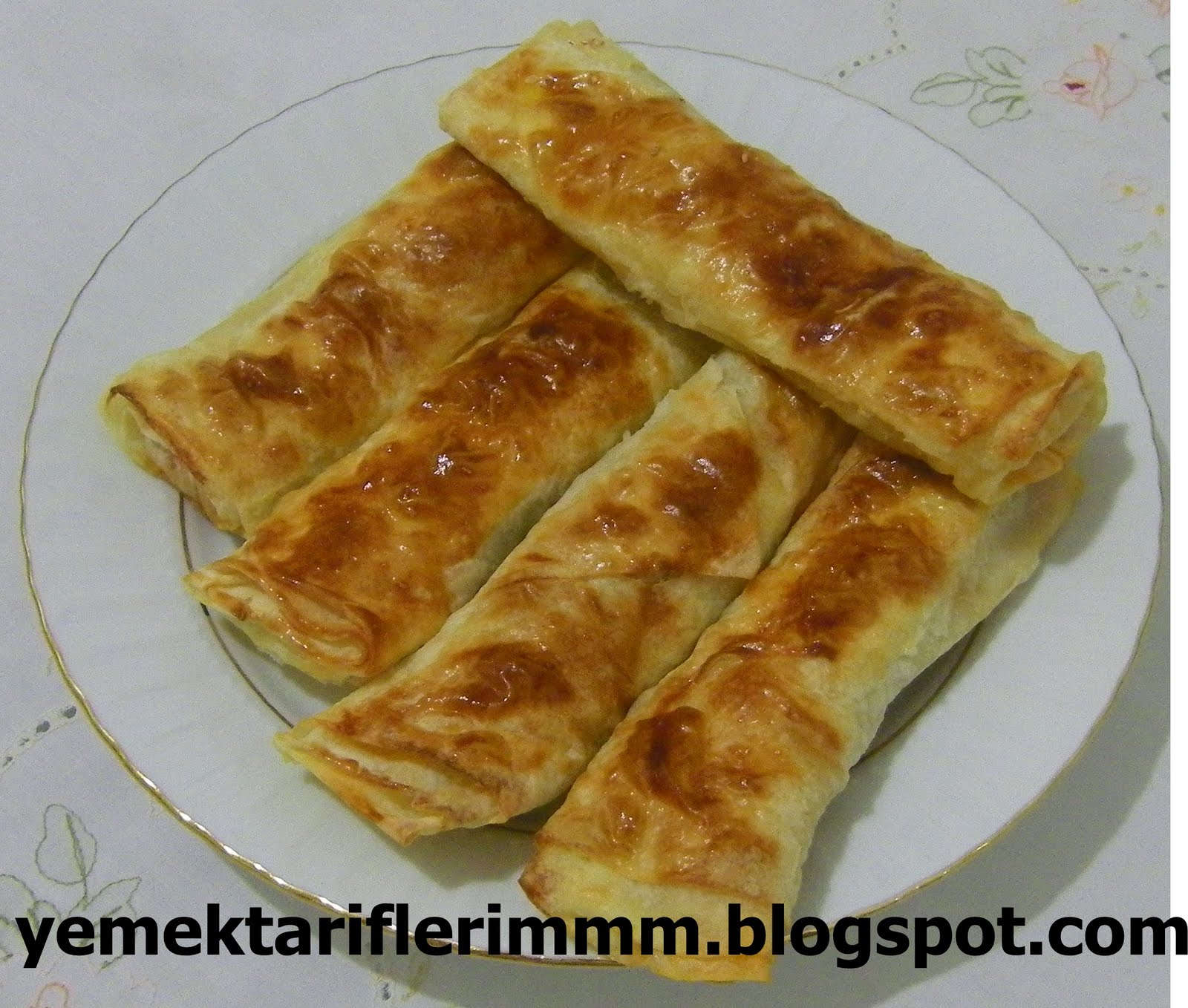 Gaziantep yemekleri Sucuklu Börek