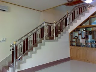 http://3.bp.blogspot.com/_yYVC2vyy0cs/TAhfIMv42_I/AAAAAAAAAEA/x0cfKijJ5Cc/s320/Staircase+Railing.jpg