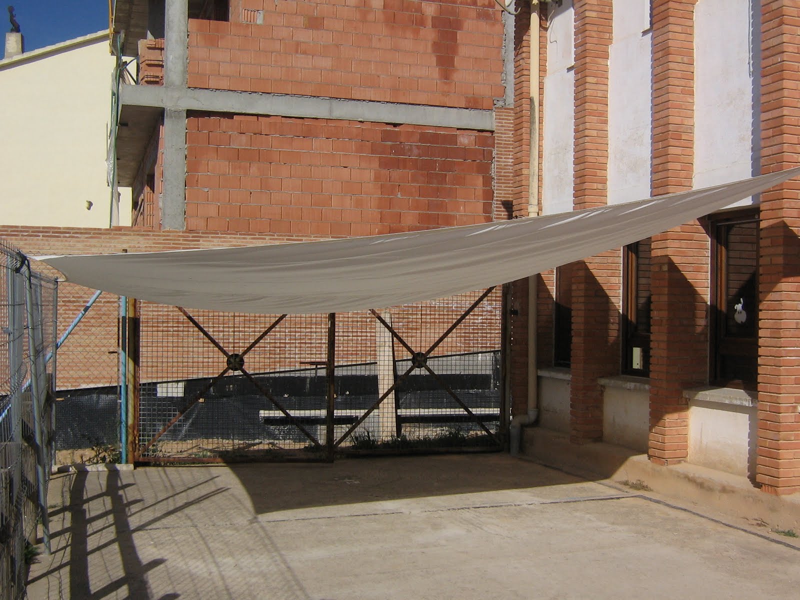 BLOG DEL AMPA DE MONROYO: SOMBRA PARA EL PATIO