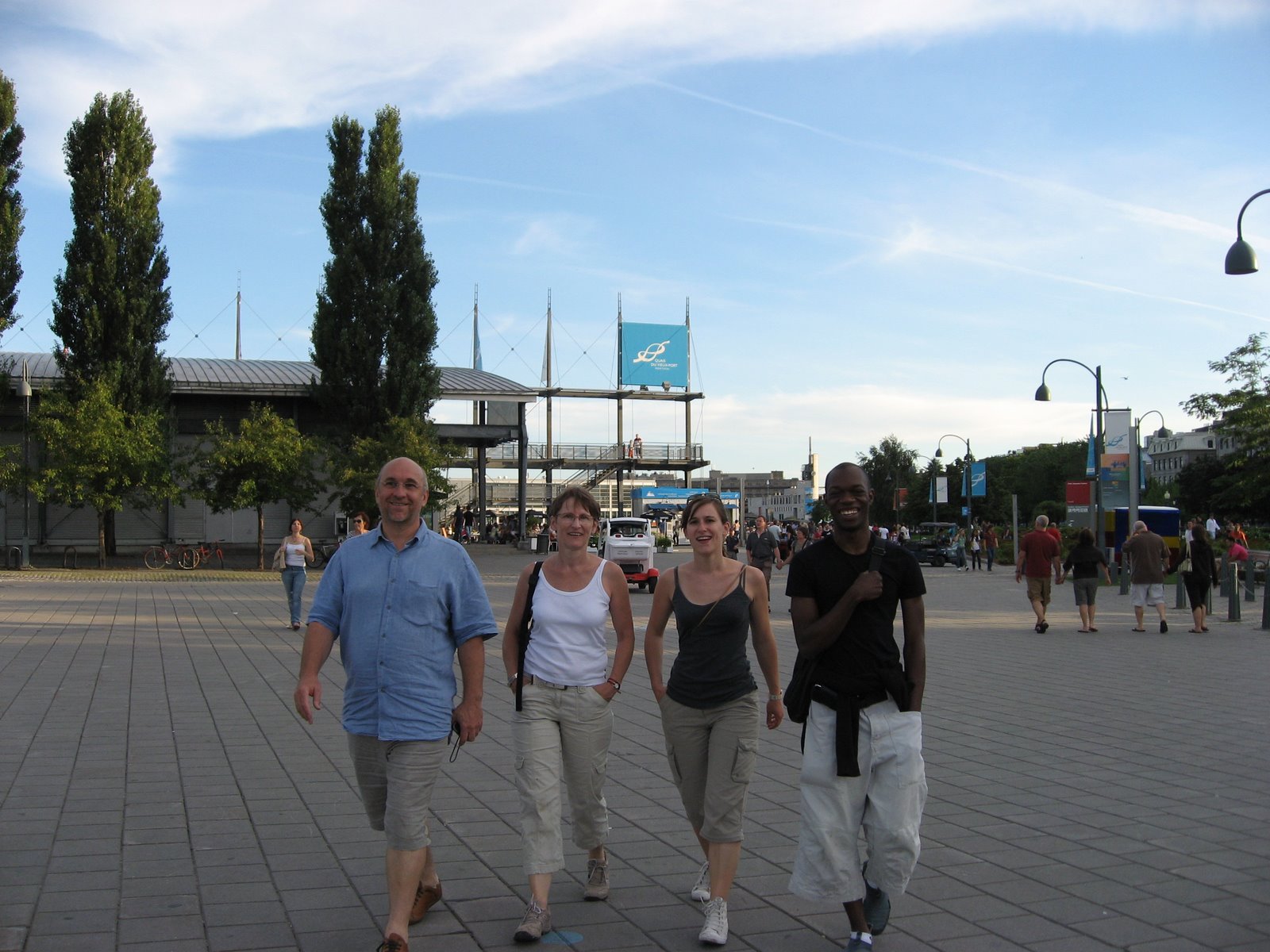 [IMG_2327.JPG]