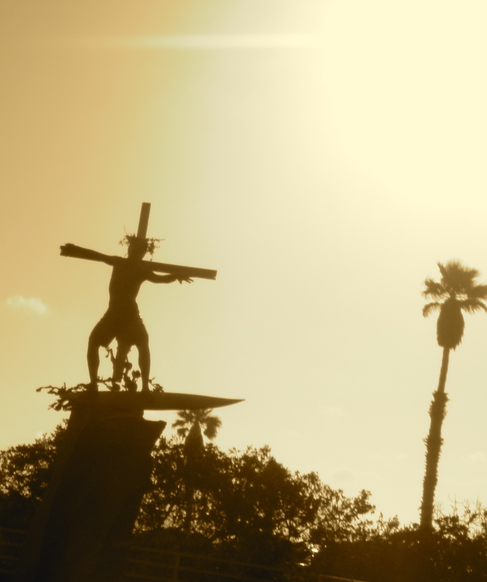 [easterstatue.jpg]