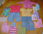 Lot de vêtements pour fille 3-4 ans à 15$. Cliquez sur l'image pour la description.