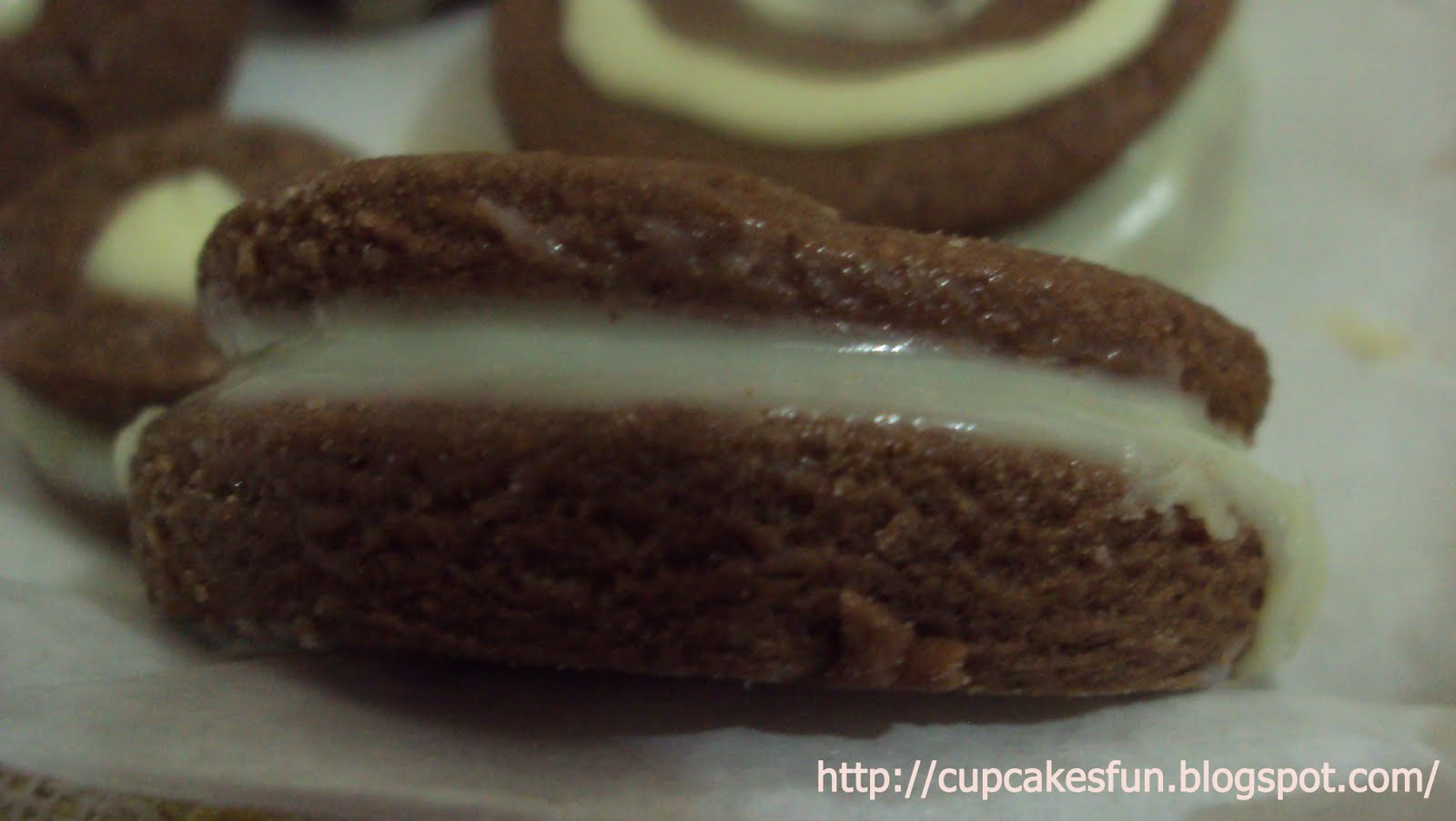 Bolachas De Chocolate Recheadas De Ganache De Chocolate Branco