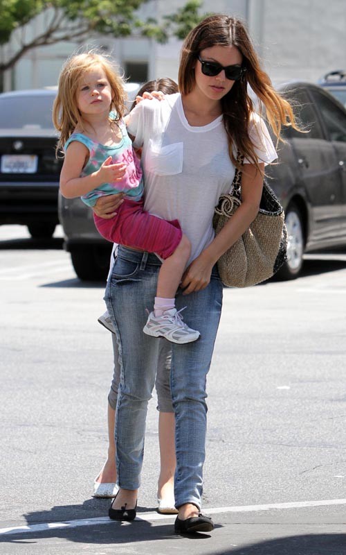 Rachel Bilson Visits Party City With Her Sisters